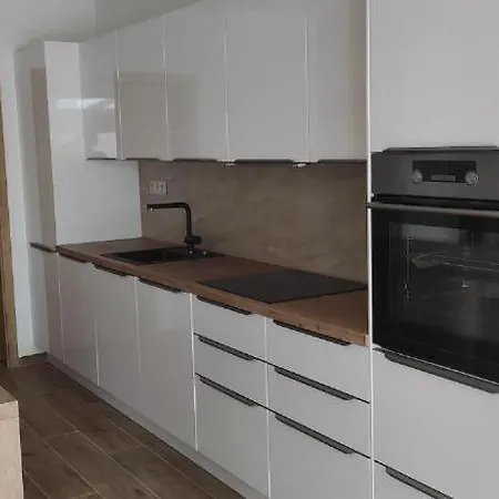 Apartament Happy Day Levice